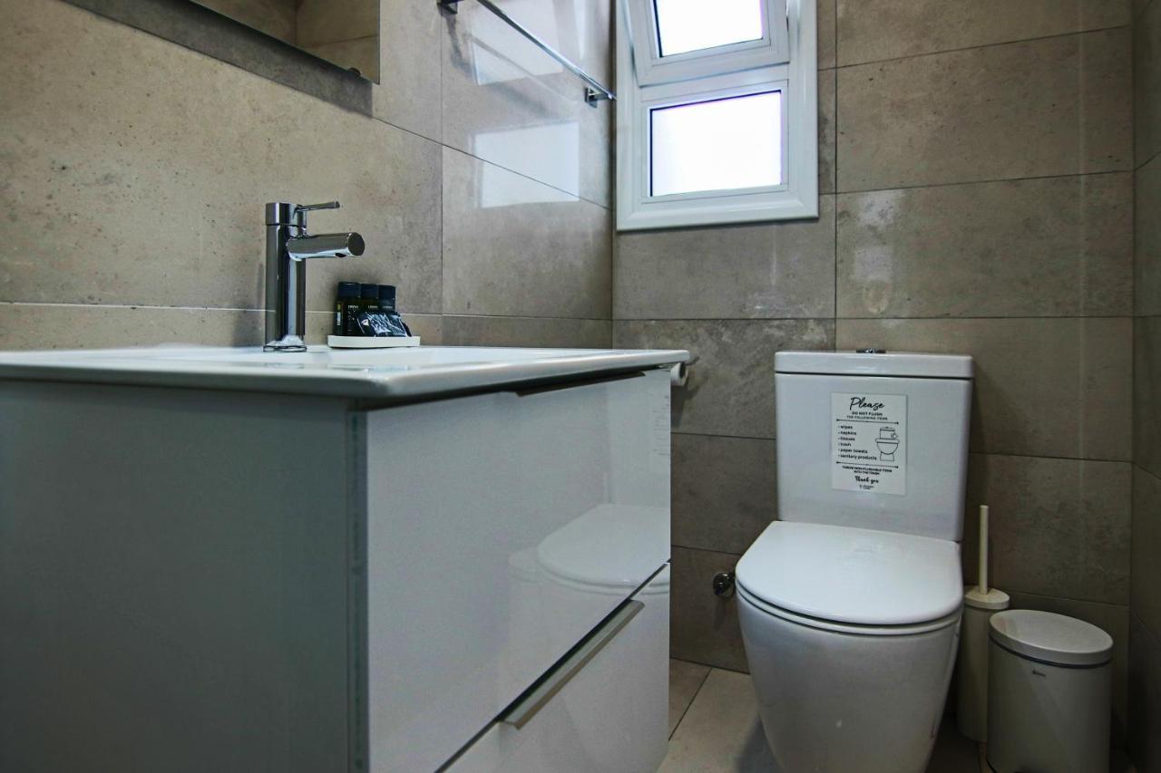 Phaedrus Living Seaside Junior Suite Lighthouse 63 Paphos ภายนอก รูปภาพ